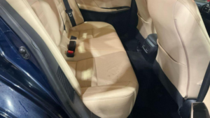 2015 Lexus Is 2.5 300h Luxury E-CVT Euro 5 (s/s) 4dr in Blue — image 6