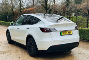 2024 Tesla Model Y Auto Rwd 5dr in White — image 4