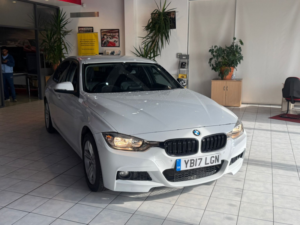 2017 BMW 3 Series 2.0 318d Sport Saloon in White — image 2