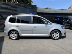 2015 Volkswagen Touran 1.6 Tdi Se in Silver — image 2