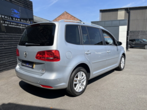 2015 Volkswagen Touran 1.6 Tdi Se in Silver — image 3