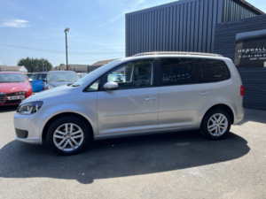 2015 Volkswagen Touran 1.6 Tdi Se in Silver — image 6