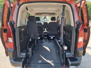 2021 Peugeot Rifter 1.2 Puretech Allure Premium in Bronze — image 3