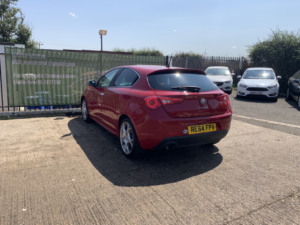 2015 Alfa Romeo Giulietta 1.4 Giulietta 1.4 Tb Multiair 170 Bhp Sportiva Nav in Red — image 6
