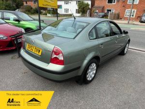 2002 Volkswagen Passat Se in Green — image 3