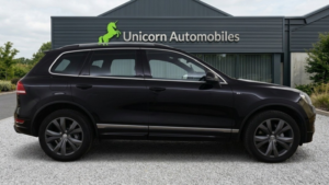 2014 Volkswagen Touareg 3.0 Tdi V6 Bluemotion Tech R-Line in Black — image 2