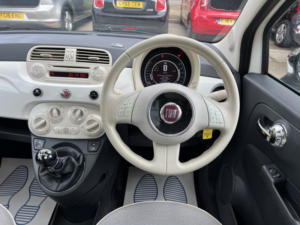 2014 Fiat 500 1.2 500 1.2 69hp Lounge in White — image 3