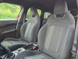 2018 MINI Countryman 1.5 Cooper SUV 5dr Petrol Auto Euro 6 (s/s) (136 Ps) in Red — image 3