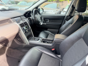 2018 Land Rover Discovery Sport Td4 Se Tech in White — image 2
