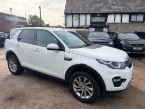 2018 Land Rover Discovery Sport Td4 Se Tech in White — image 6
