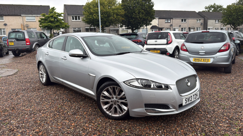 2013 Jaguar Xf 2.2d Luxury Saloon 4dr Diesel Auto Euro 5 (s/s) (200 Ps) in Silver — image 1