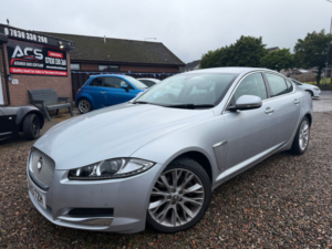 2013 Jaguar Xf 2.2d Luxury Saloon 4dr Diesel Auto Euro 5 (s/s) (200 Ps) in Silver — image 3
