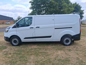 2022 Ford Transit Custom 2.0 320 Ecoblue Leader Panel Van 5dr Diesel Manual L2 H1 Euro 6 (s/s) (130 Ps) in White — image 2