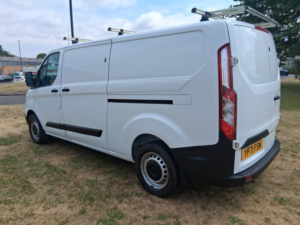 2022 Ford Transit Custom 2.0 320 Ecoblue Leader Panel Van 5dr Diesel Manual L2 H1 Euro 6 (s/s) (130 Ps) in White — image 3
