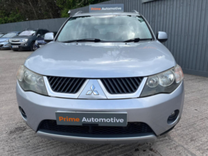 2009 Mitsubishi Outlander 2.0 Di-Dc Elegance 4WD Euro 4 5dr in Silver — image 2