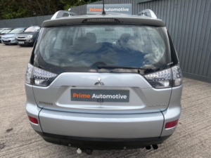 2009 Mitsubishi Outlander 2.0 Di-Dc Elegance 4WD Euro 4 5dr in Silver — image 4