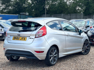 2016 Ford Fiesta 1.0t Ecoboost St-Line Euro 6 (s/s) 3dr in Silver — image 3