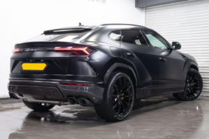 2020 Lamborghini Urus 4.0 V8 Biturbo Auto 4WD Euro 6 5dr in Black — image 2