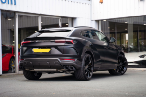 2020 Lamborghini Urus 4.0 V8 Biturbo Auto 4WD Euro 6 5dr in Black — image 3