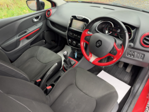 2016 Renault Clio 0.9 Dynamique Nav Tce 90 in Red — image 2