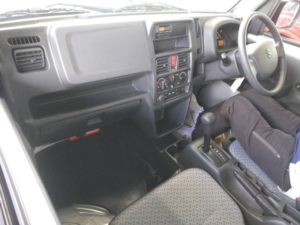 2025 Suzuki Carry Automatic-MINI Pickup 660cc in Silver — image 6