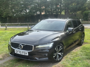 2020 Volvo V60 2.0 R-Design Plus D3 in Black — image 2