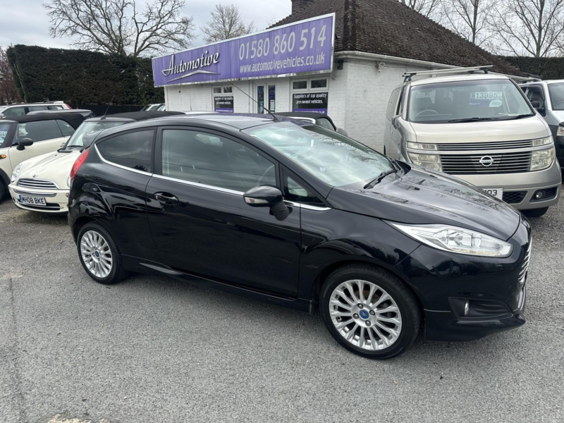 2012 Ford Fiesta 1.0 T Ecoboost Titanium in Black — image 1