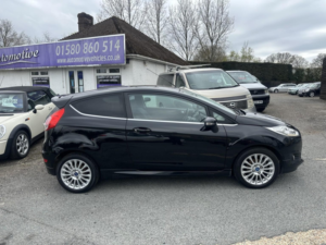 2012 Ford Fiesta 1.0 T Ecoboost Titanium in Black — image 3