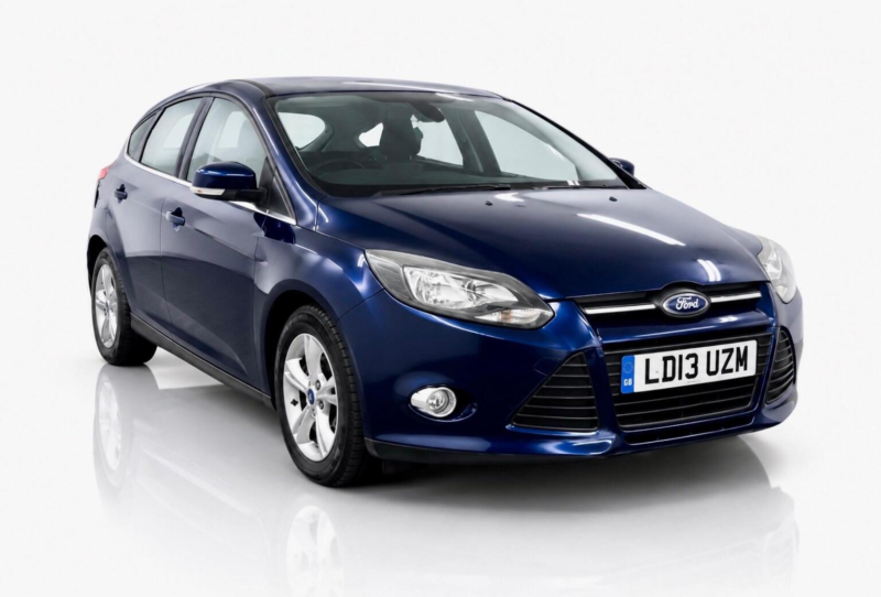 2013 Ford Focus 1.6 Zetec Powershift Euro 5 5dr in Blue — image 1