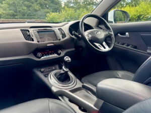2014 Kia Sportage 1.7 Crdi Ecodynamics 3 2WD Euro 5 (s/s) 5dr in White — image 3