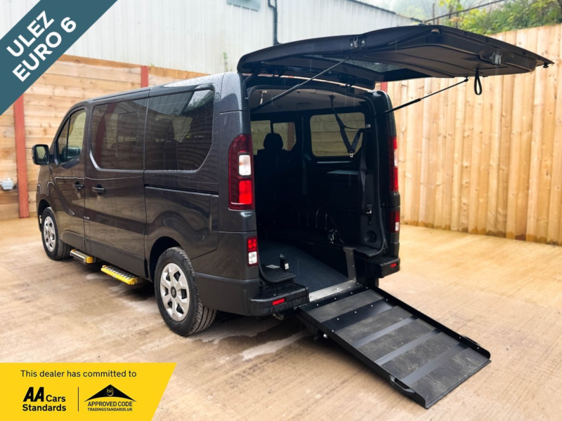 2025 Renault Trafic 4 SEAT Wheelchair Accessible Disabled Access Vehicle Wav in Grey — image 1