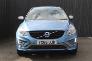 2016 Volvo Xc60 2.0 R-Design Nav D4 in Blue — image 3