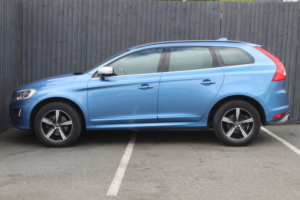2016 Volvo Xc60 2.0 R-Design Nav D4 in Blue — image 6
