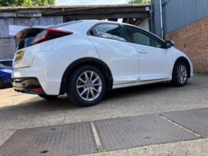 2015 Honda Civic 1.4 I-Vtec S in White — image 5