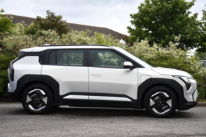 2025 Kia Ev3 81.4kwh Air SUV 5dr Electric Auto (201 Bhp) in Silver — image 2