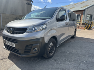 2021 Vauxhall Vivaro 1.5 Turbo D 2700 Dynamic in Grey — image 2