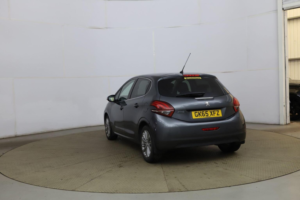 2015 Peugeot 208 1.2 Puretech Allure Euro 6 5dr in Grey — image 5
