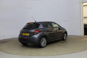 2015 Peugeot 208 1.2 Puretech Allure Euro 6 5dr in Grey — image 6