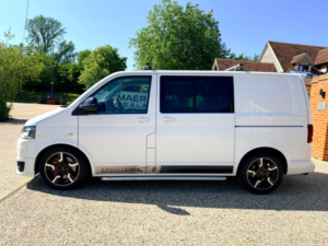 2015 Volkswagen Transporter Sportline 2.0 Bitdi Sportline 60th Anniversary Special Edition T32 Kombi 4dr Diesel Manual L1 H1 (205 G/km, 178 Bhp) in White — image 4
