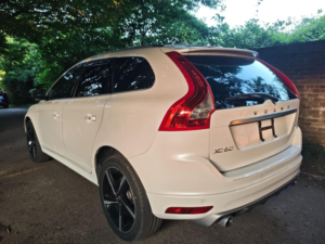 2015 Volvo Xc60 2.0 T5 R-Design Lux Nav Auto Euro 6 (s/s) 5dr in White — image 2