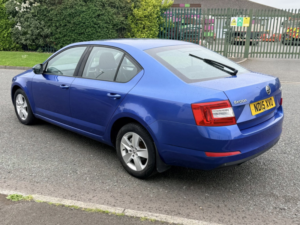 2015 Skoda Octavia 1.6 Tdi Se Hatchback 5dr Diesel Manual Euro 6 (s/s) (110 Ps) in Blue — image 5
