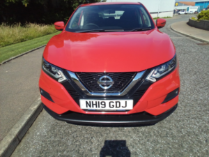 2019 Nissan Qashqai 1.3 Dig-T Visia in Red — image 2