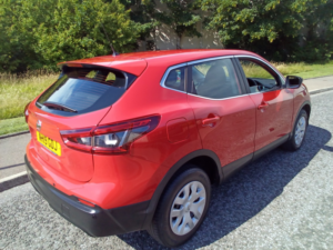 2019 Nissan Qashqai 1.3 Dig-T Visia in Red — image 6