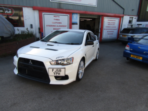 2008 Mitsubishi Lancer 2.0 T Evo X Rs in White — image 4