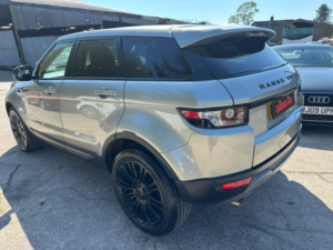 2011 Land Rover Range Rover Evoque 2.2 Sd4 Prestige in Gold — image 2