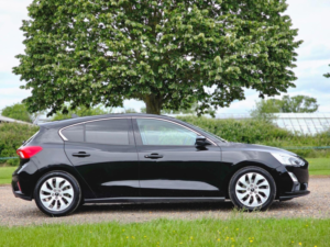 2019 Ford Focus 1.0t Ecoboost Zetec Auto Euro 6 (s/s) 5dr in Black — image 3