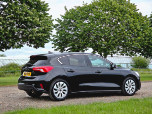 2019 Ford Focus 1.0t Ecoboost Zetec Auto Euro 6 (s/s) 5dr in Black — image 4