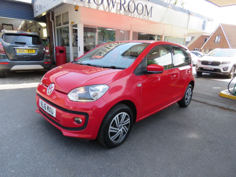 2016 Volkswagen Up! 1.0 Move Up! Euro 6 5dr in Red — image 1