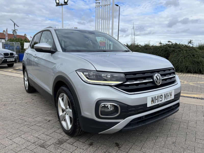 2019 Volkswagen T-Cross 1.0 Tsi Sel in Silver — image 1