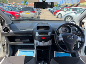 2012 Toyota Aygo 1.0 Vvt-I Fire Multimode Euro 5 5dr (a/c) in White — image 2